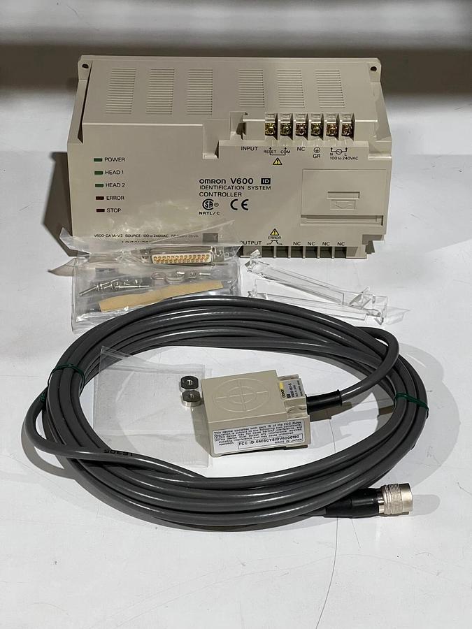 Omron V600-CA1A-V2 ID System Controller w/ V600-H11-5 RFID Read/Write Head