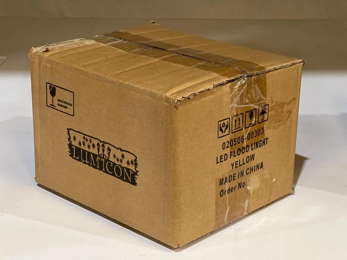 Used Lumicon IP65 LED Flood Light Yellow 20 Watt 1600 Lumen 100-240V - 020506-00303