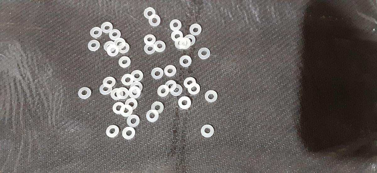 Used NYLON WASHER 1/4’O.D. 1/8” INSIDE DIAMETERBULK ES3450