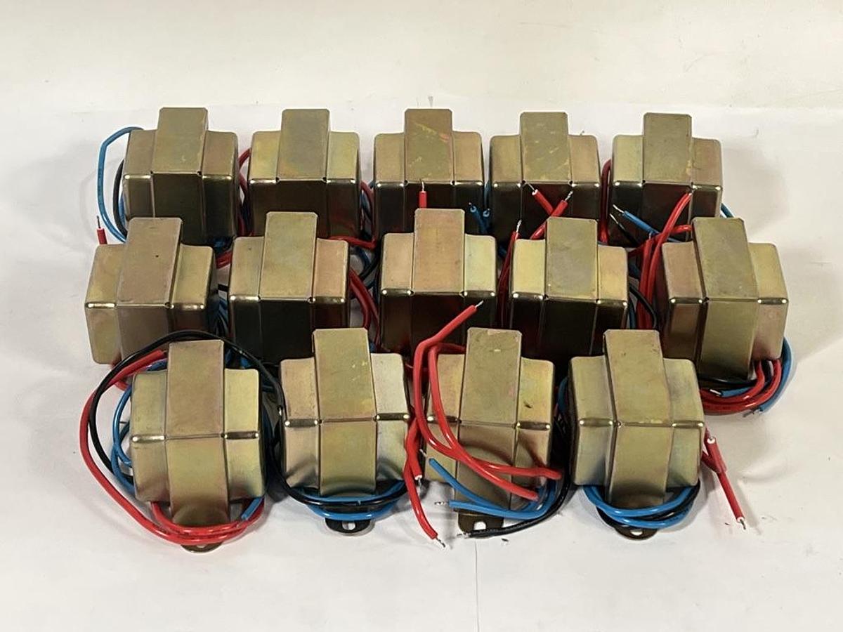  Lot of 14 Pieces: 5VAC Center Tapped AC Transformers