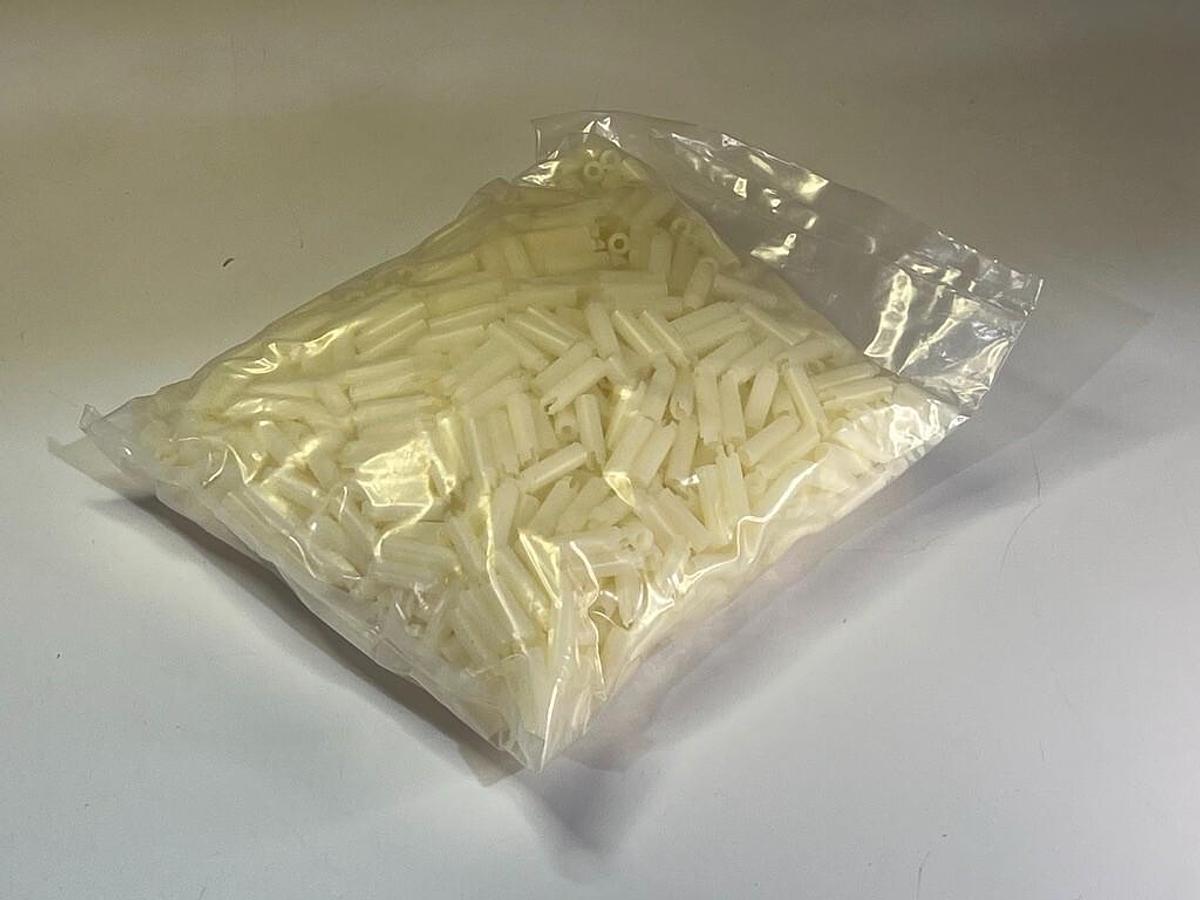 Used Bag of 1000 Essentra Comp SRS4-12-01 Round Nylon Spacer 1/4"x3/4" RoHS Standoff