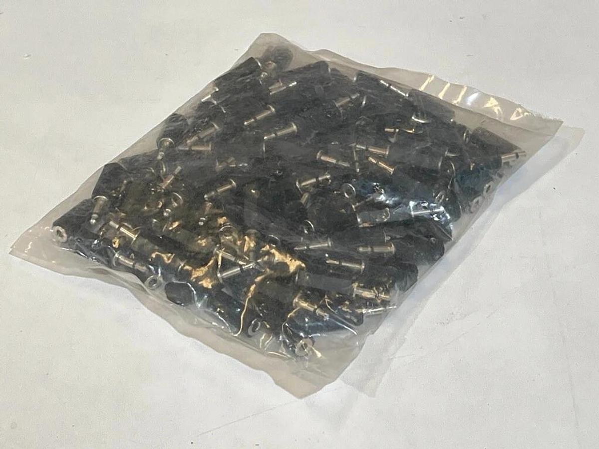 Used Bag of 100 Pieces 3.5mm Male Mono to Female Stereo Audio Adapter 1/8" Connector
