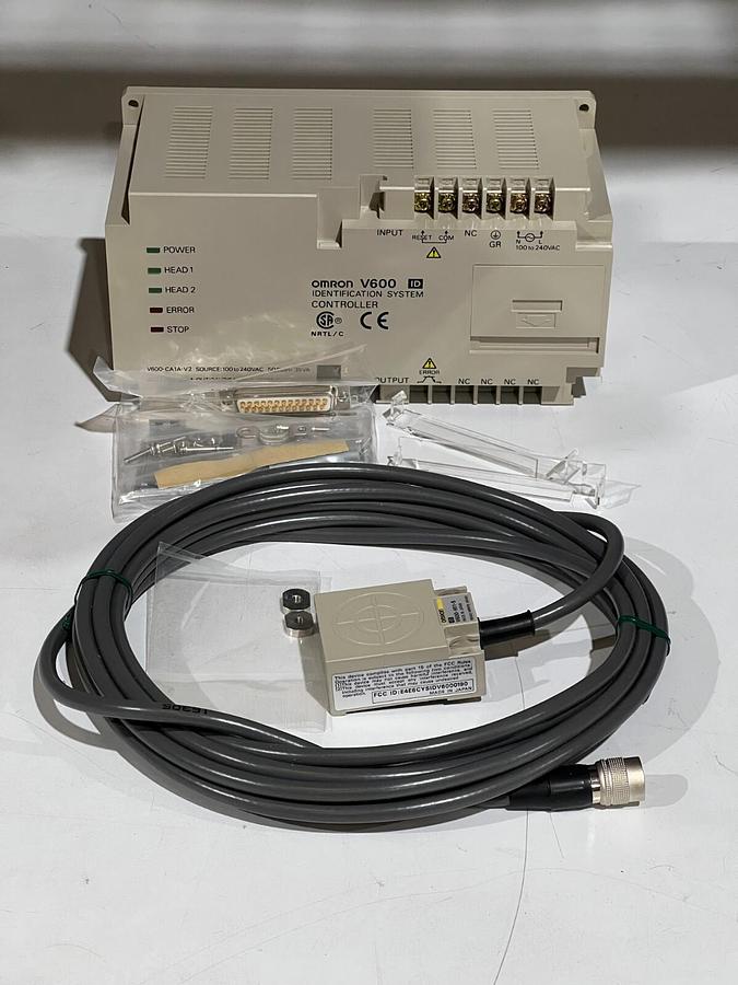 Omron V600-CA1A-V2 ID System Controller w/ V600-H11-5 RFID Read/Write Head