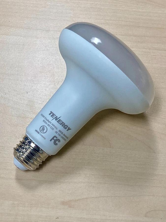 Used Tenergy 8 Pack Dimmable LED Light Bulbs - 8 Watts 5000K 650 Lumens - PN 59205