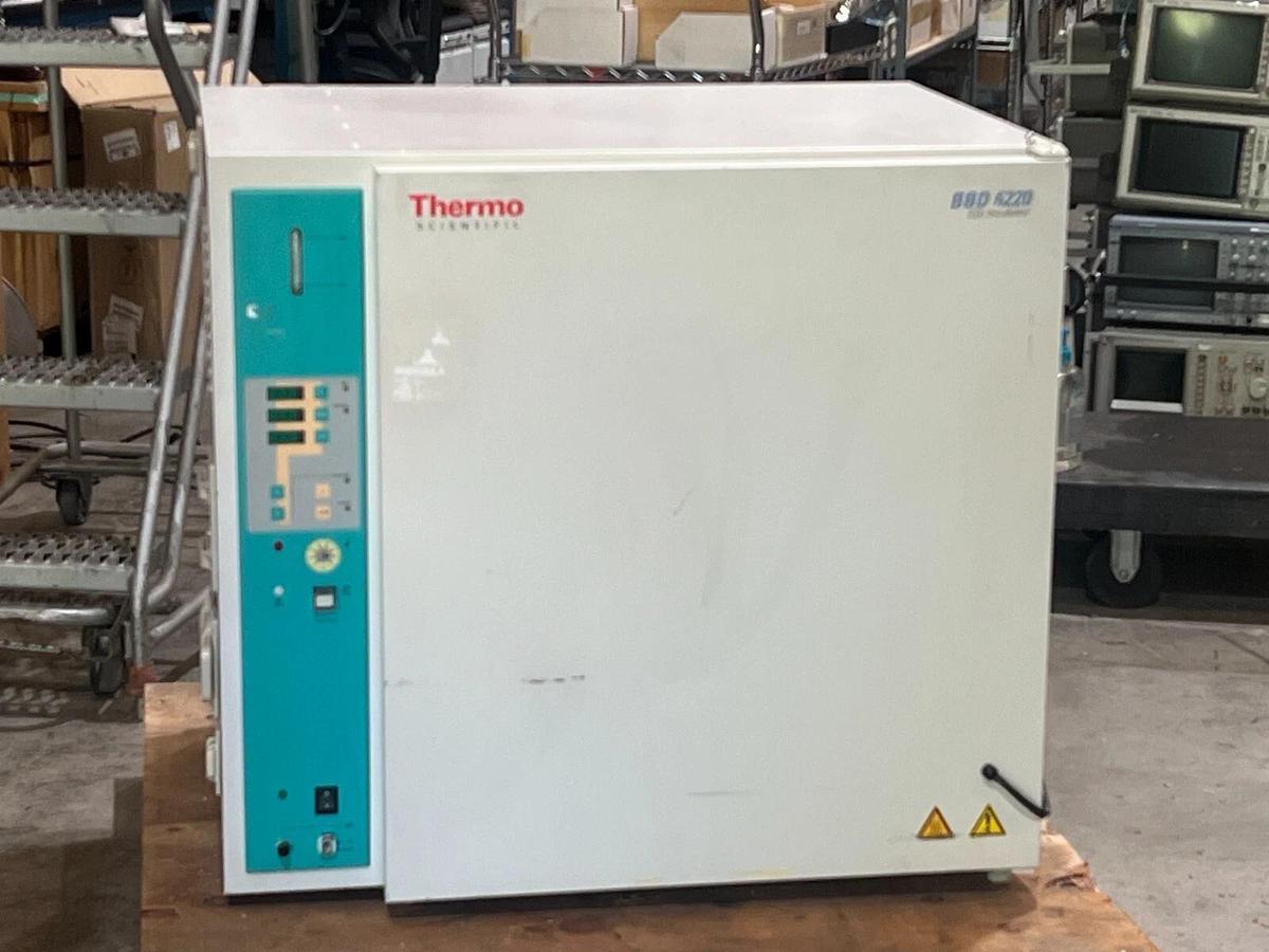 Used Thermo Scientific Catalog Number: 51020262 BBD 6220 CO2 Incubator 220 Liter