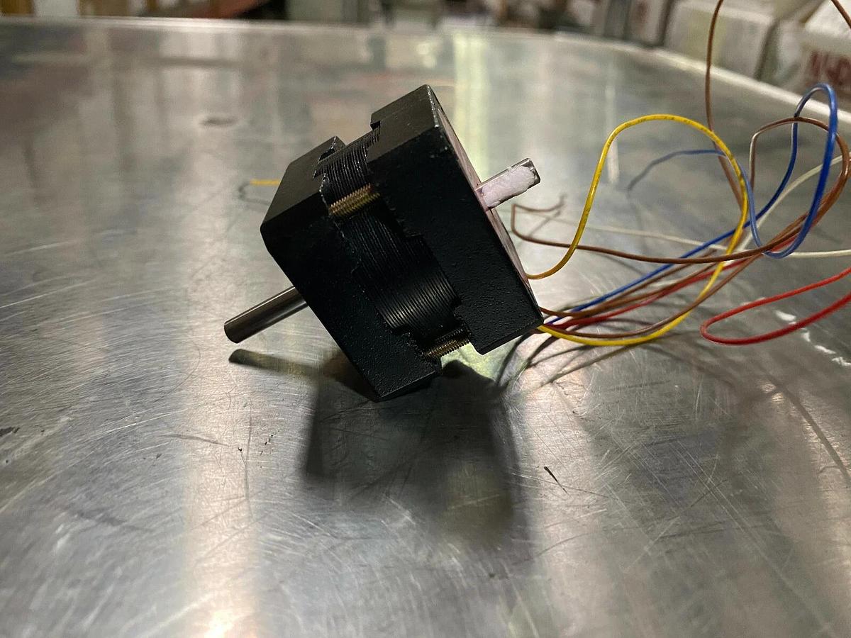 Mycom PS443-02B 9.6V 0.4A 1.8Deg/Step 4-Phase Stepping Motor - Stepper