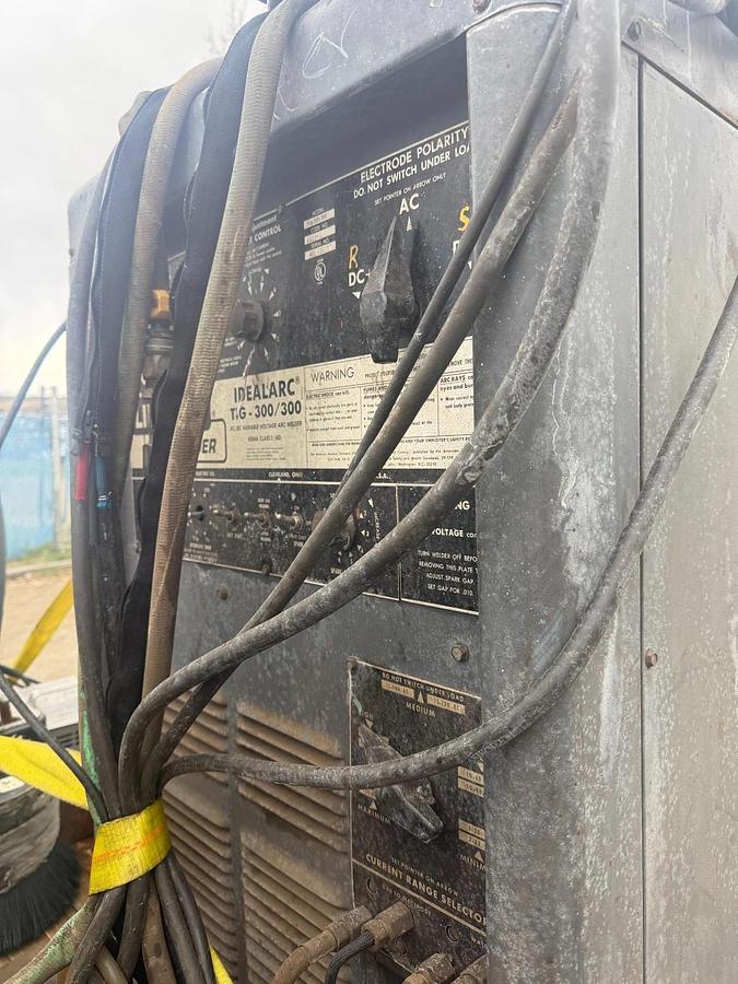 Used Lincoln Idealarc R3S 600 3 Phase Constant Voltage Arc Welder- Carson City/SF Bay