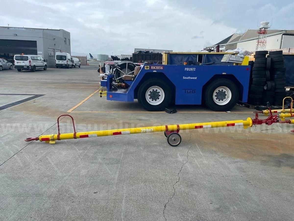 Used Hall AIRBUS BOEING Airplane Towbar TB-9267  Oakland, CA (OAK)