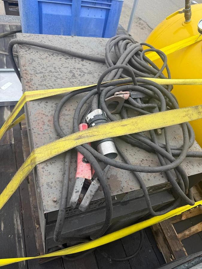Used Lincoln Idealarc DC Arc STICK/TIG Welder Power Source 230/460v 3-PH, R3R- 400
