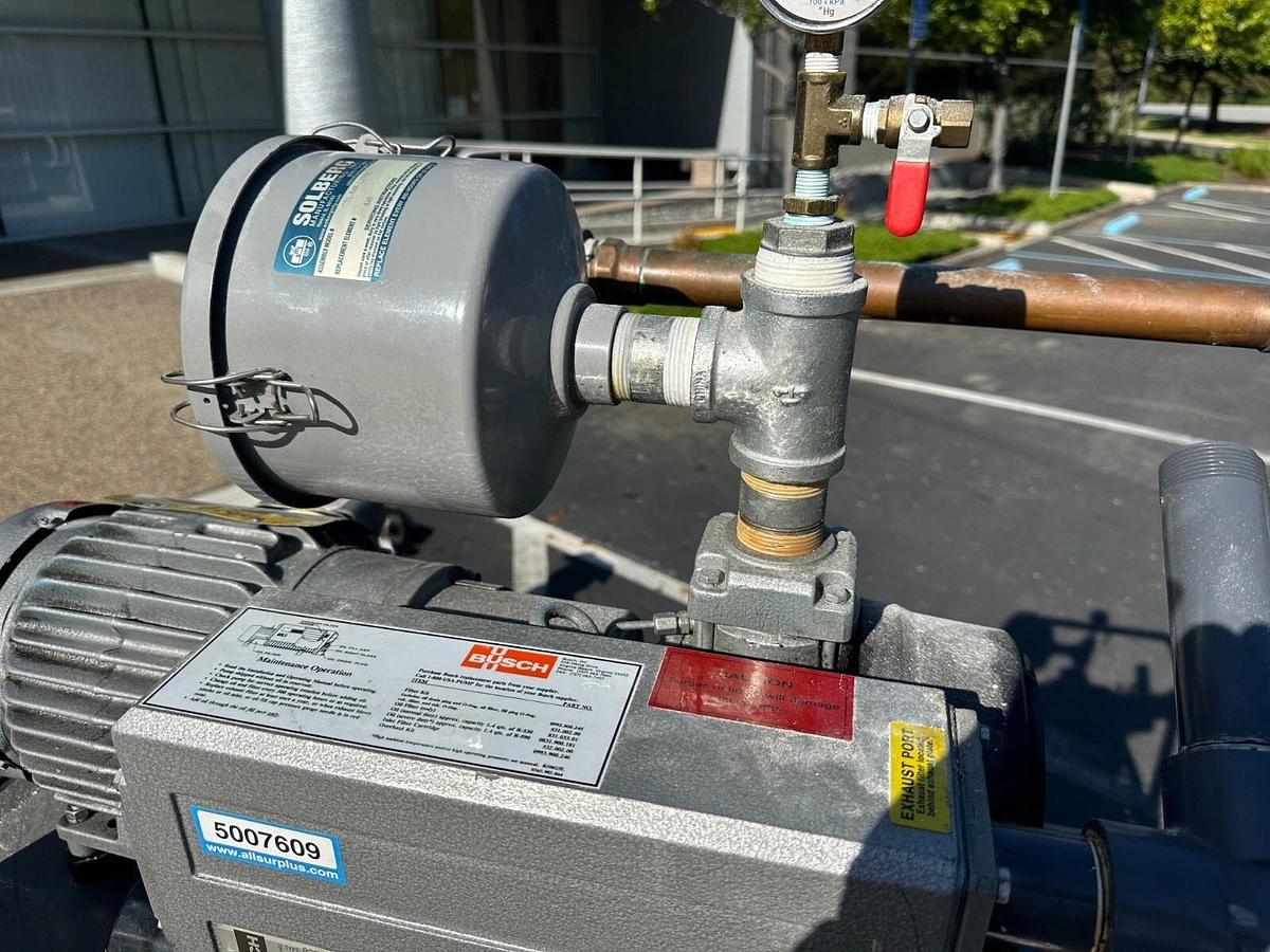 Used 1.5hp Busch 20 cfm/15 TORR Vacuum Pump - 80 Gal. Tank - Carson City,NV