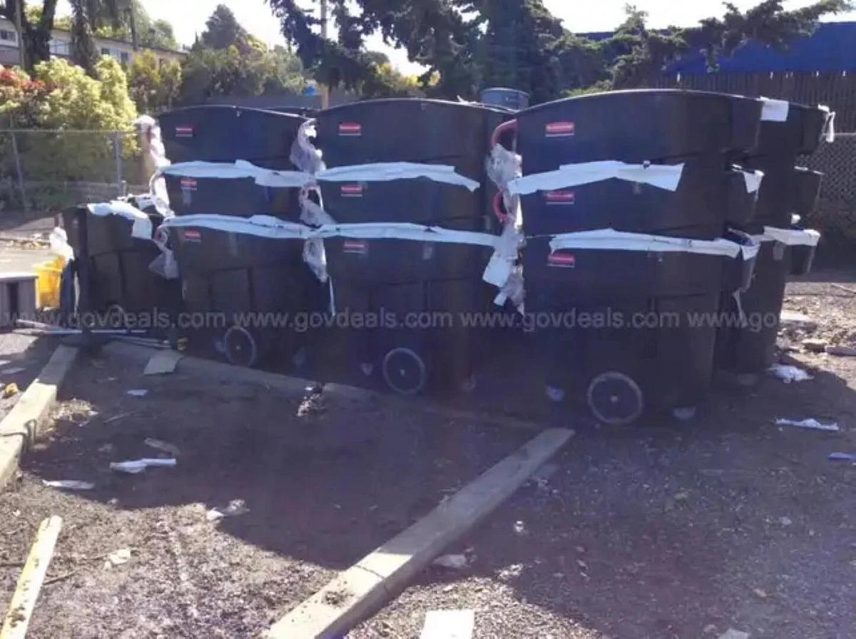 Rubbermain "Mega Brute" Mobile Waste Collectors - Carson City,NV
