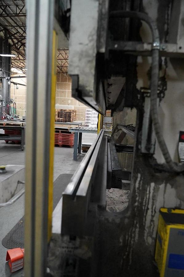Used 2002 Wysong 175-ton Hydraulic 12’ CNC Press brake