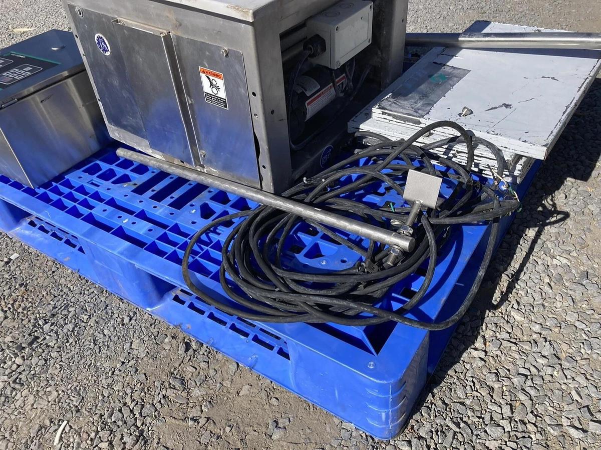 Used Schenck AccuRate Feeder Control with dual motor auger + Mac Silo w/ Centr.Blower