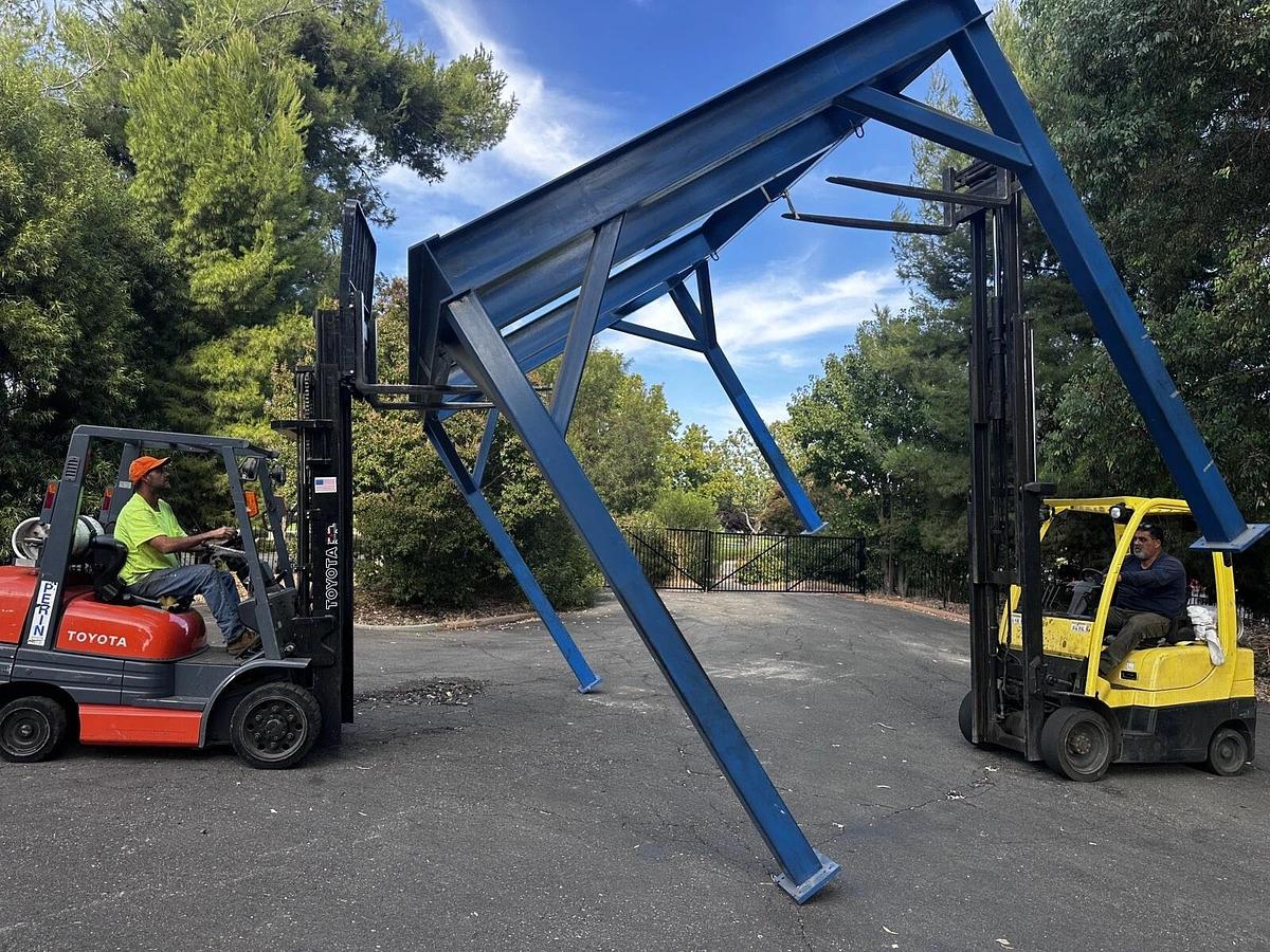 Used 12 ton Bridge Crane on rails - Carson City, NV