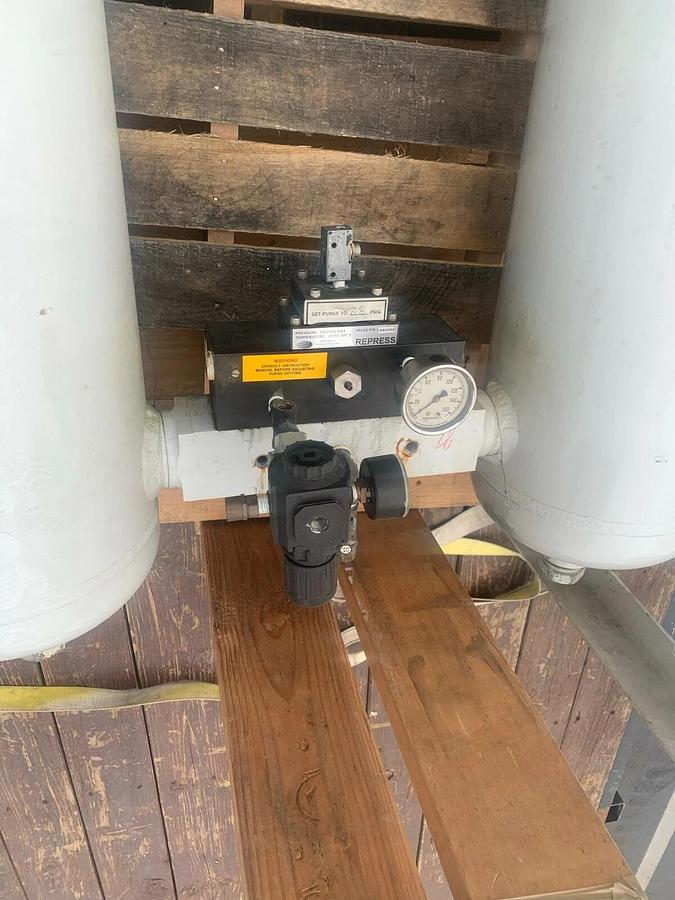 Used Pneumatic Products -Select Series Flair Twin Tower Dessicant Air Dryer - Reno,NV