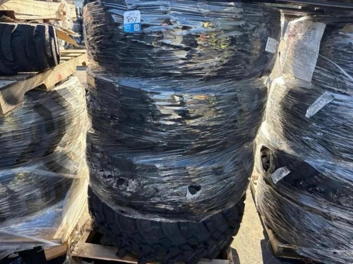 Used NEW 320/85R20 GOODYEAR R14T (119D) ON 6-HOLE WHEEL/TIRE ONLY