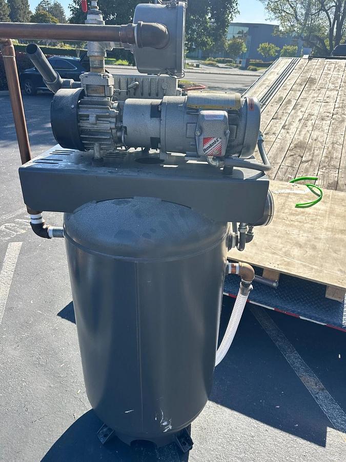 Used 1.5hp Busch 20 cfm/15 TORR Vacuum Pump - 80 Gal. Tank - Carson City,NV