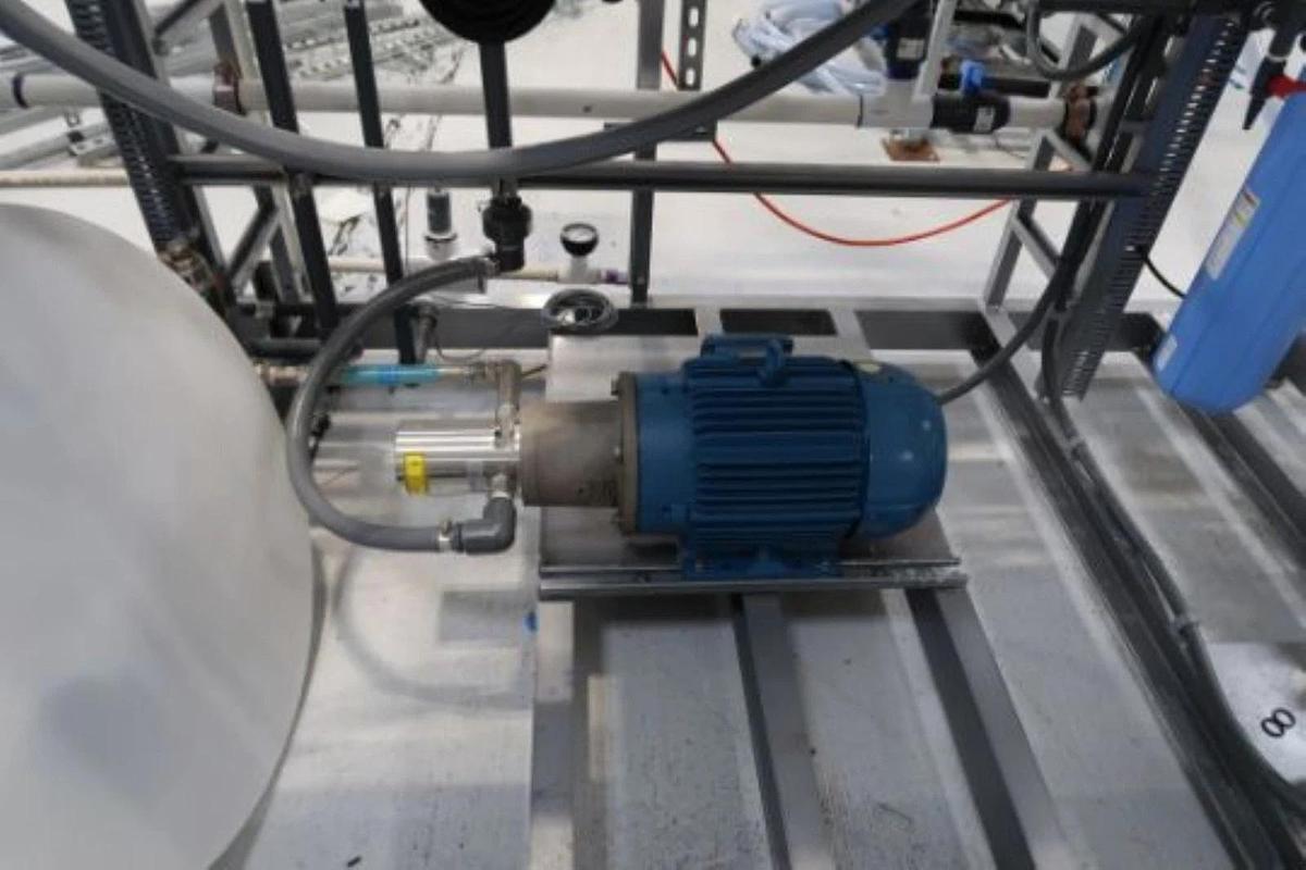 Used 6000 Gal/Day -- Applied Membranes Inc. Seawater Desalination System - Reno, NV