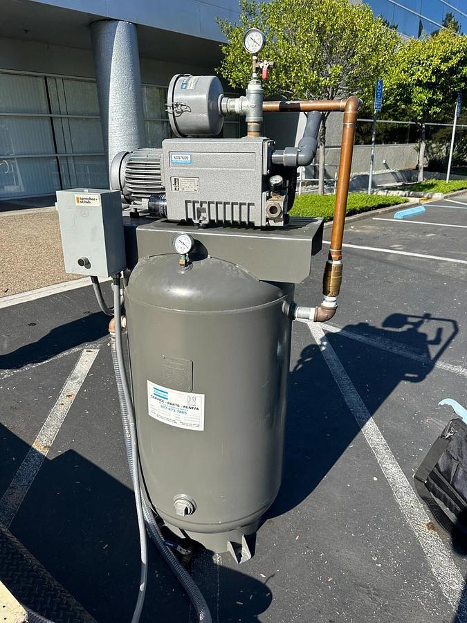 Used 1.5hp Busch 20 cfm/15 TORR Vacuum Pump - 80 Gal. Tank - Carson City,NV