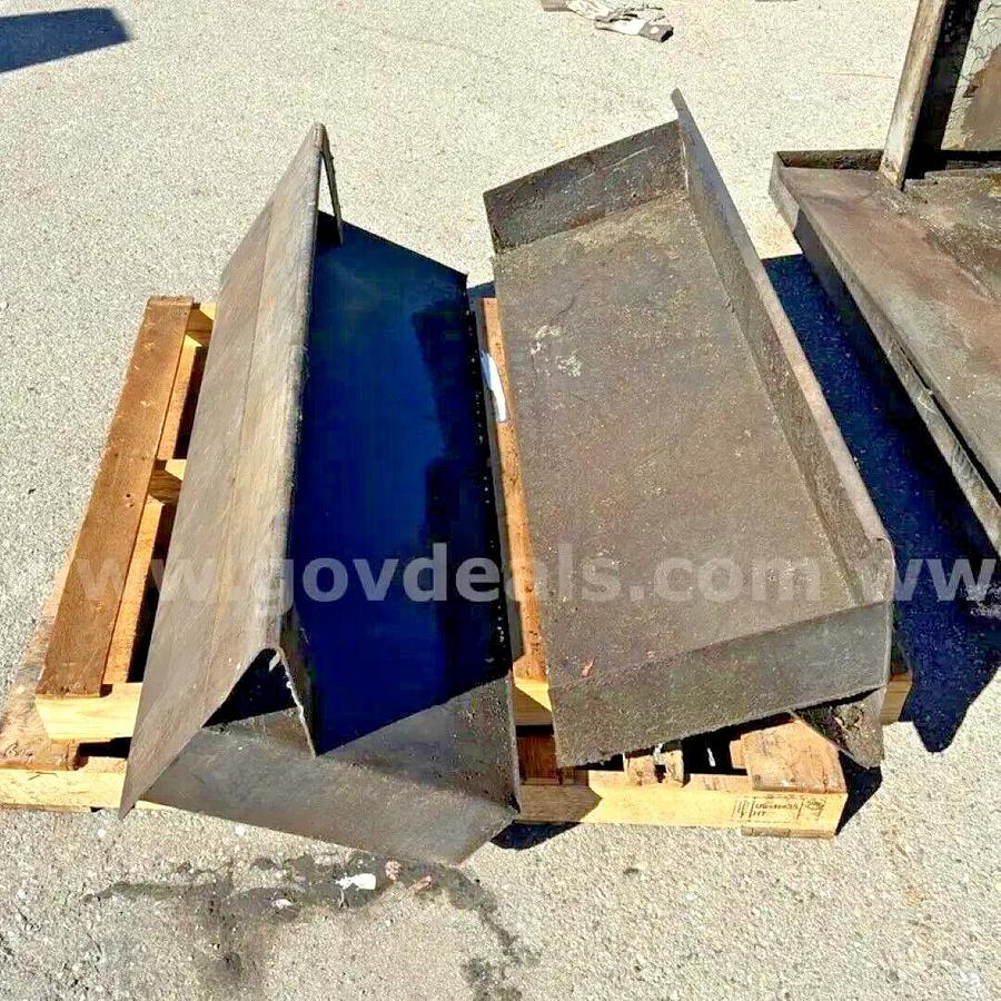 Used Marvel Automatic Vertical Bandsaw. Model #MV460PCR - Carson City, NV 89706