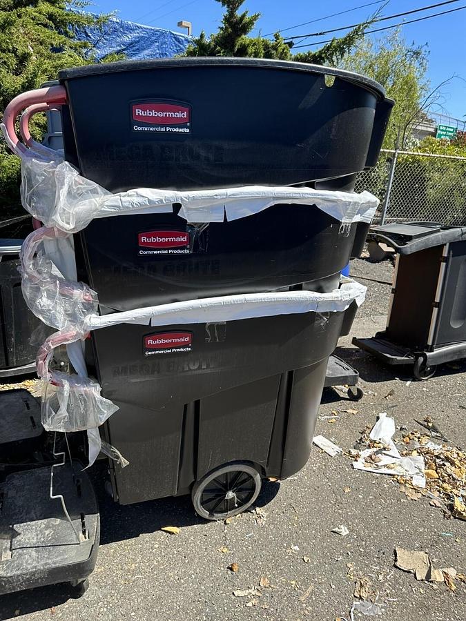 Rubbermain "Mega Brute" Mobile Waste Collectors - Carson City,NV
