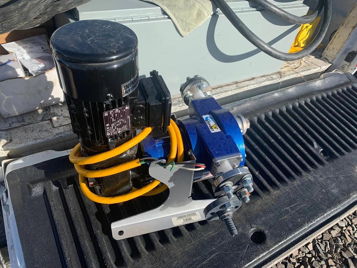 Used Graco SoloTech™ 10 Low Speed Hypalon Peristaltic Hose Pump + A/B VFD
