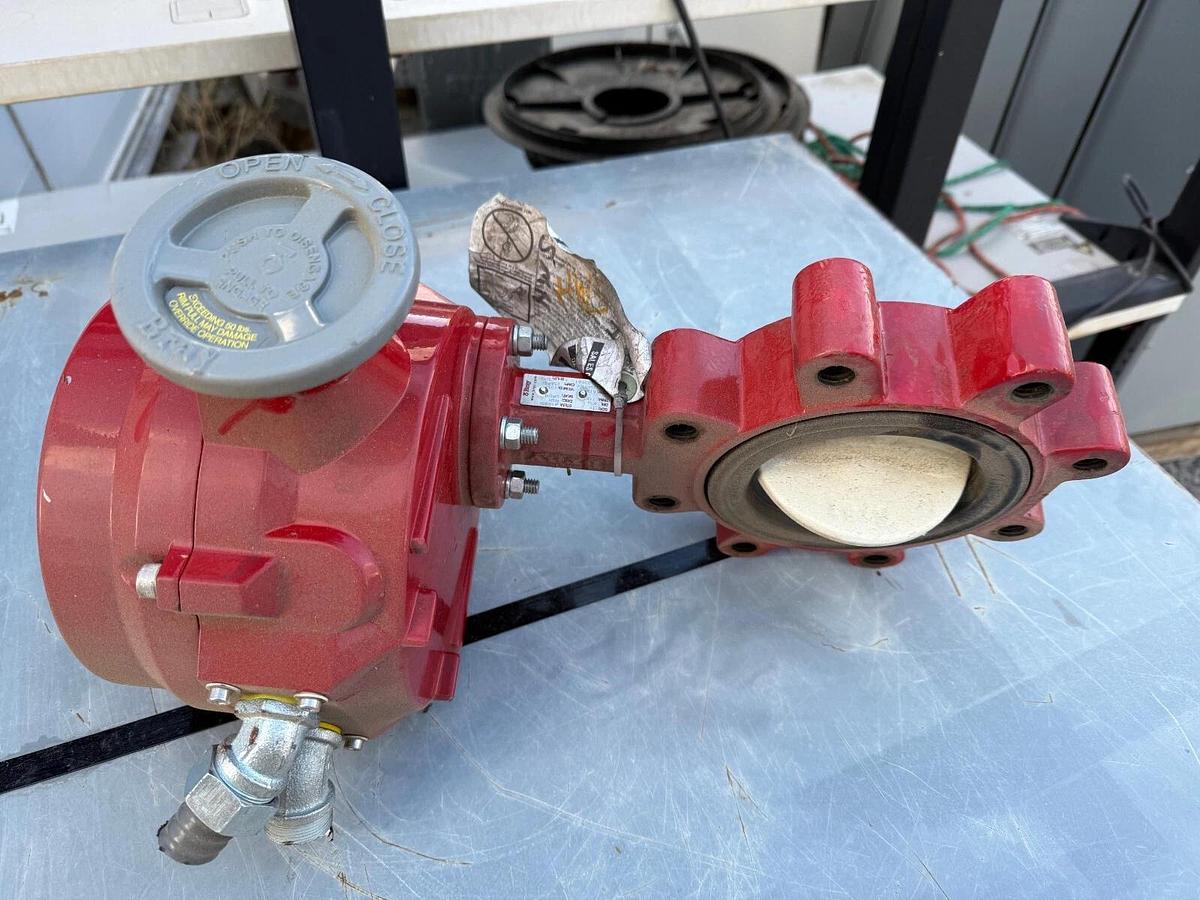 Used (5)Bray 70 Series Electric Actuator/Valves-(Part 70-0061-113G0-536/B) 600Lb 120v
