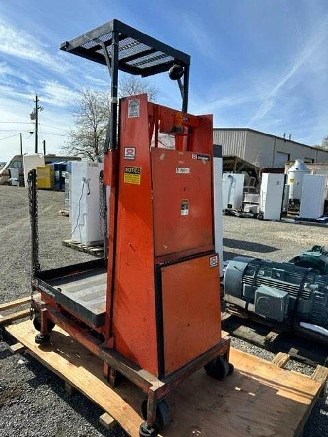 Used Economy Engineering Powered 10'  Man-Lift Platform - Reno, NV