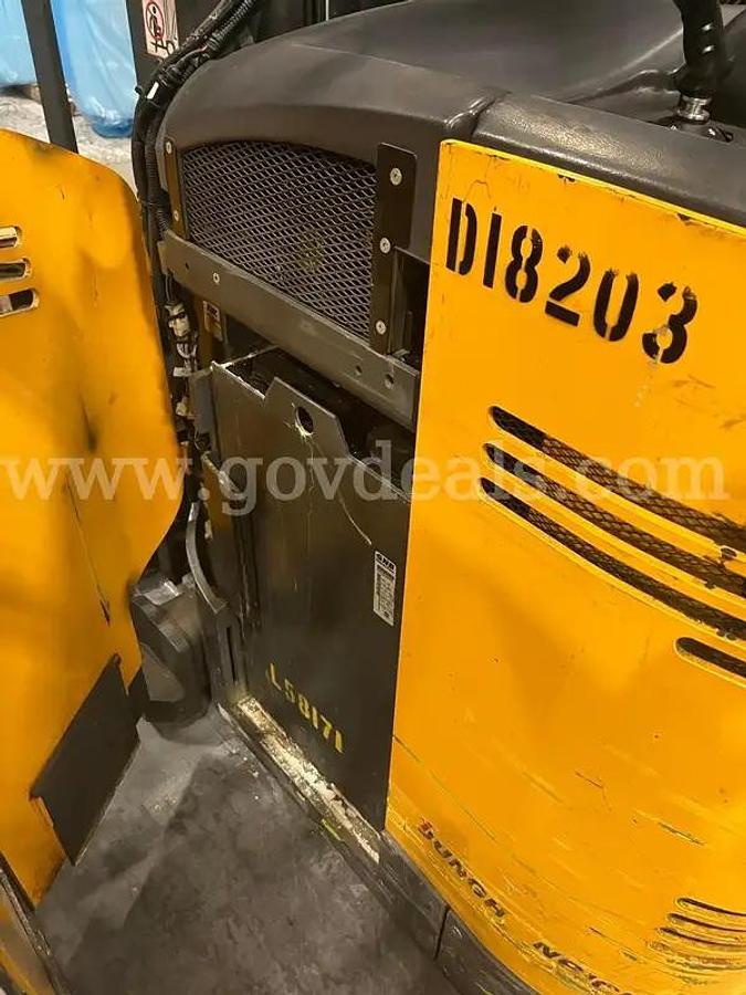 Used 2011 JUNGHEINRICH ETR340-36v Reach Lift w/ charger - Carson City, NV