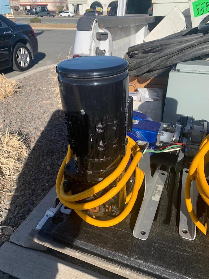 Used Graco SoloTech™ 10 Low Speed Hypalon Peristaltic Hose Pump + A/B VFD