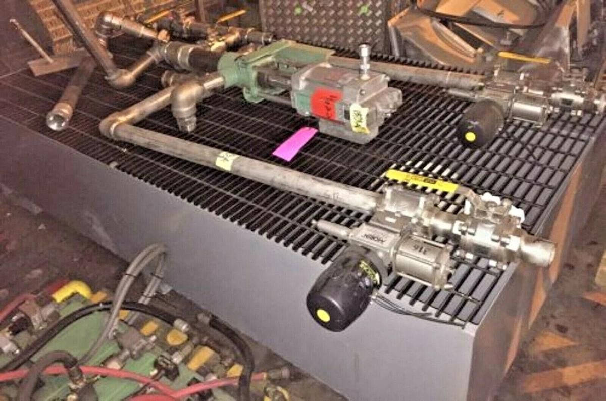 Used LINCOLN #84806 AIRMotor with pump and (2)actuated valves