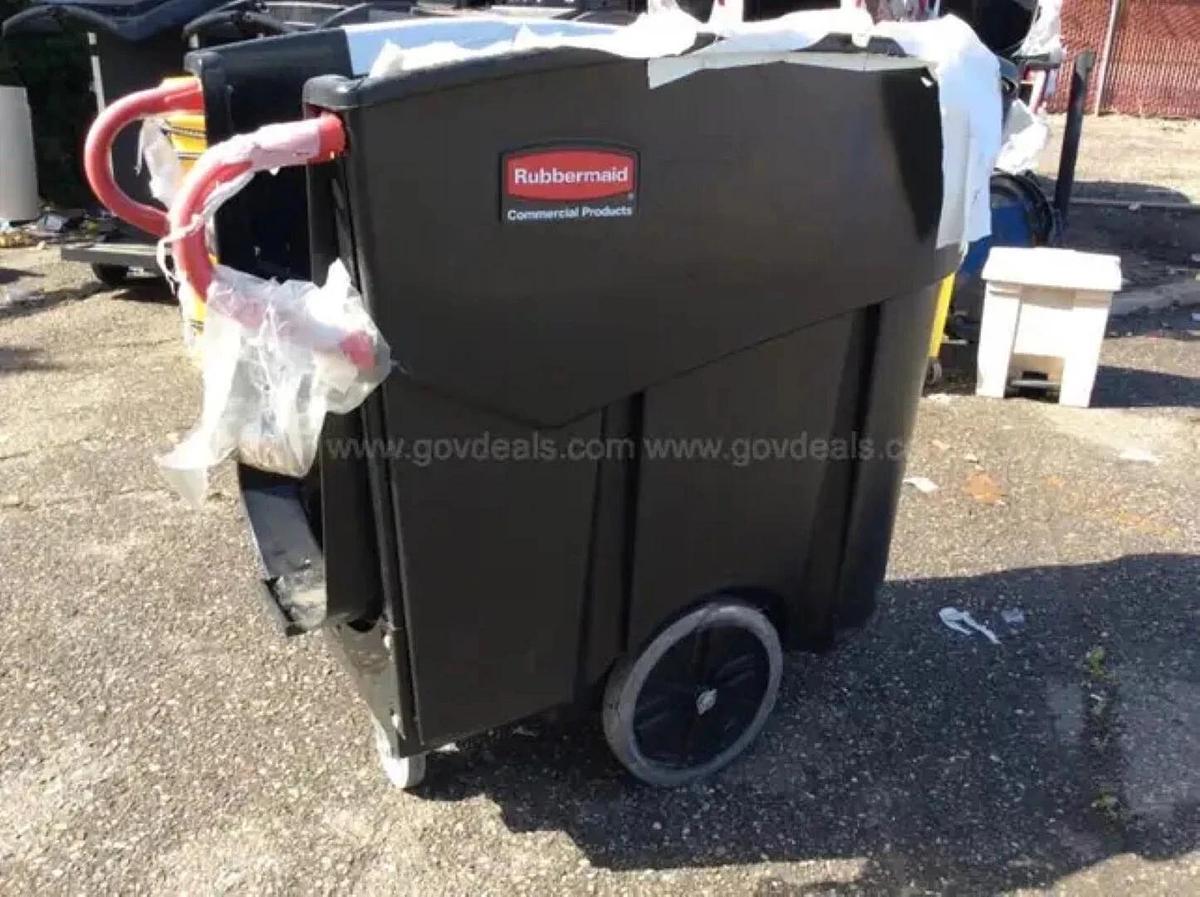 Rubbermain "Mega Brute" Mobile Waste Collectors - Carson City,NV