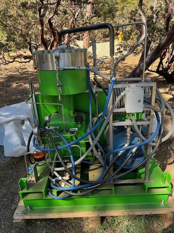 Used Apeks Bambino 2000psi CO₂ Botanical Oil Extraction System w/PDC compressor- NV