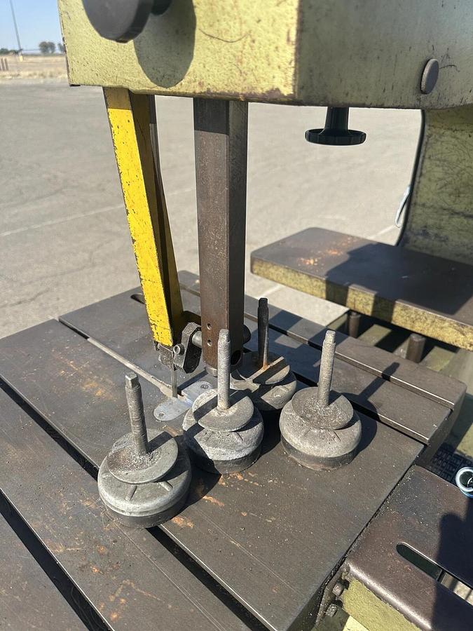 Used Kalamazoo Startrite 30RF vertical band saw -- Fresno, CA