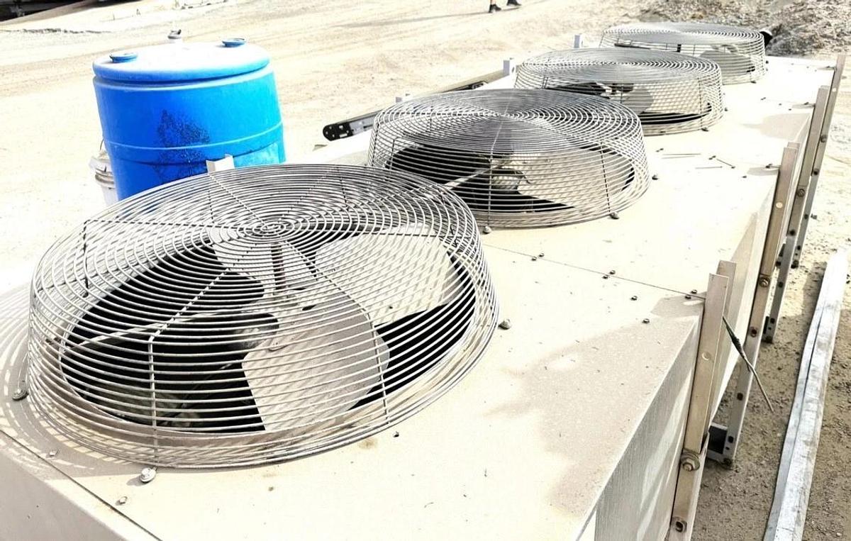Used Data Aire Cooling Condenser 4 Fan fin cooler