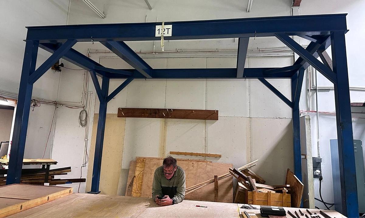 Used 12 ton Bridge Crane on rails - Carson City, NV