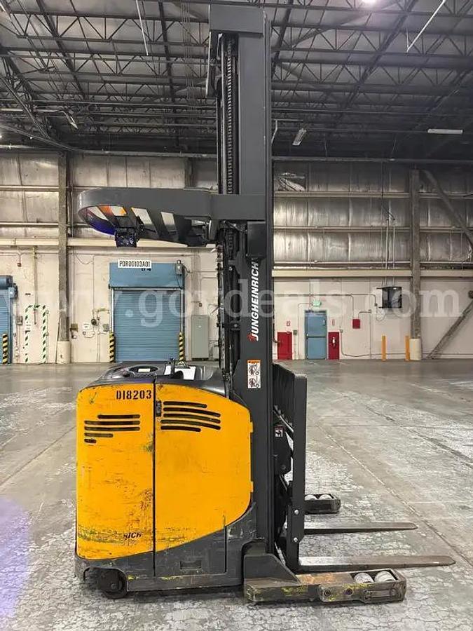 Used 2011 JUNGHEINRICH ETR340-36v Reach Lift w/ charger - Carson City, NV