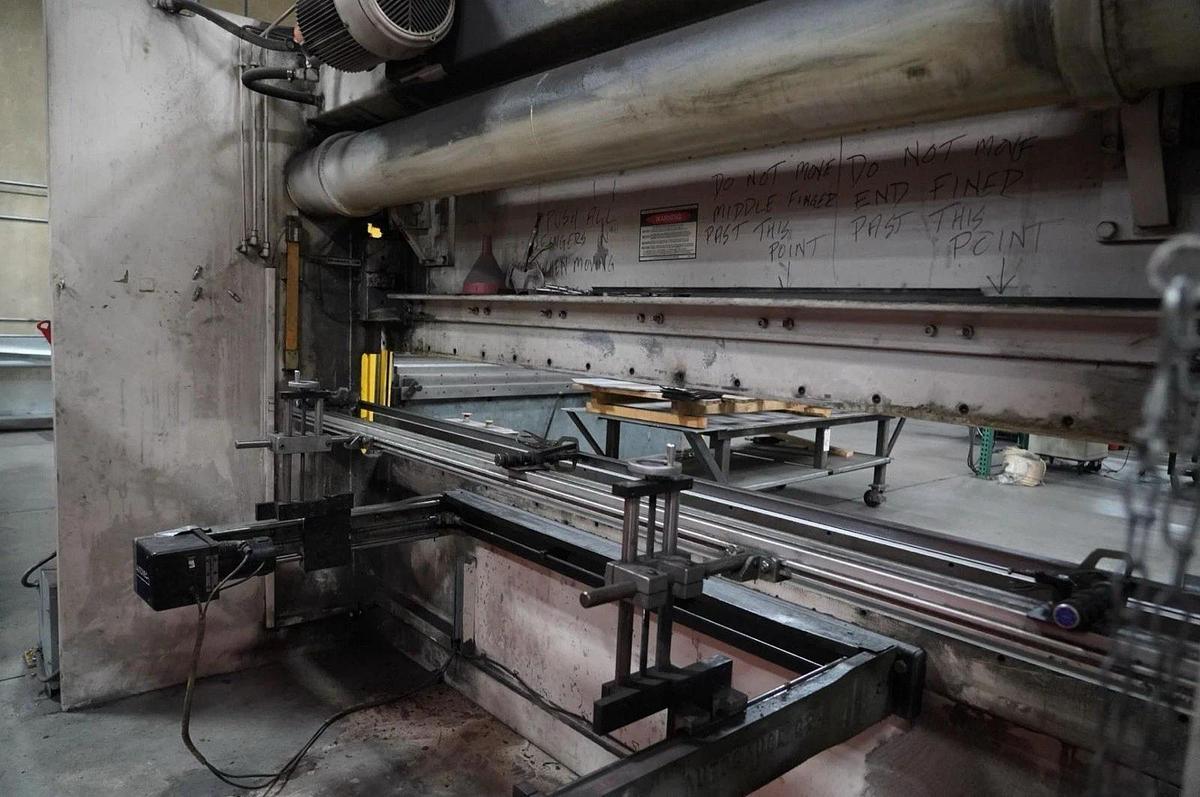 Used 2002 Wysong 175-ton Hydraulic 12’ CNC Press brake