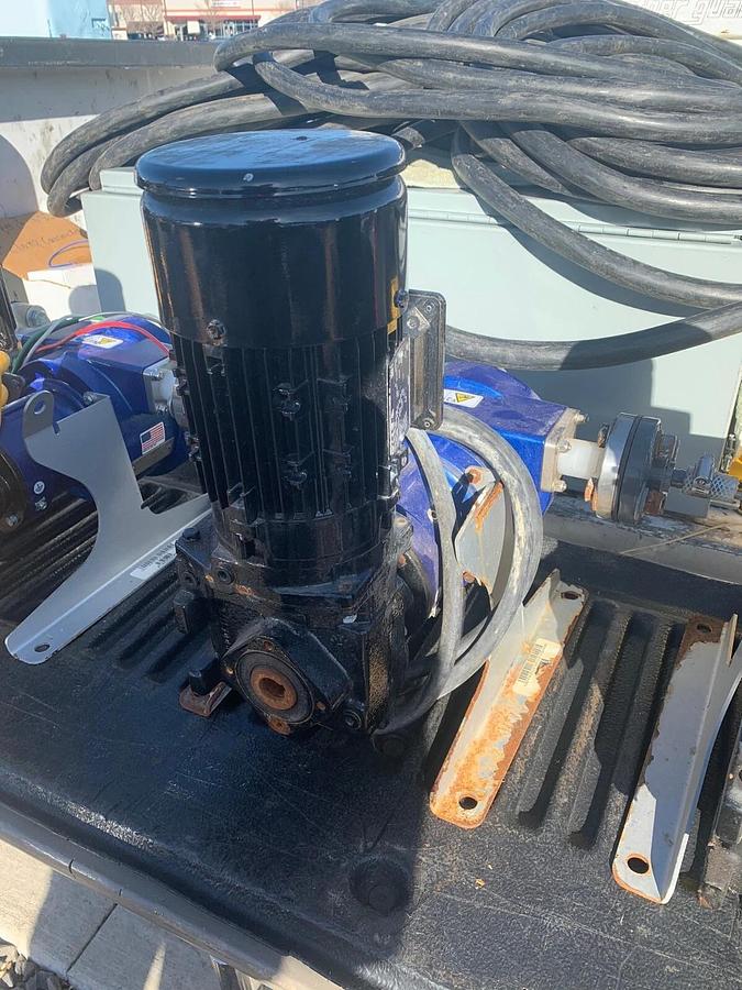 Used Graco SoloTech™ 10 Low Speed Hypalon Peristaltic Hose Pump + A/B VFD