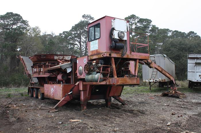 Used MORBARK 1300A Tub Grinder.