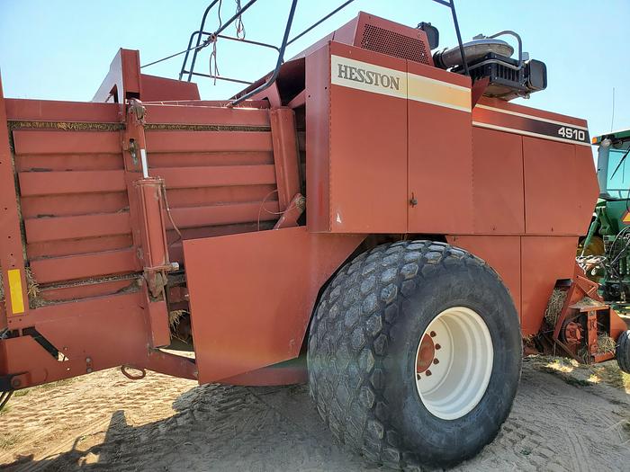 Used 2006 Hesston 4910 Baler w/ Accumulator ** 32k Bales **