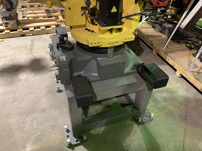 Used FANUC R2000iC/125L 6 AXIS CNC ROBOT WITH R30iB CONTROLLER, IR VISION, 125KG X 3,100 MM H REACH