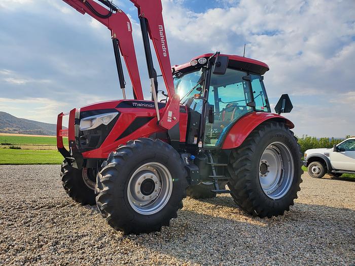 New 125 hp Mahindra 9125S Tractor w/ Loader ** 5 hrs - Never Used