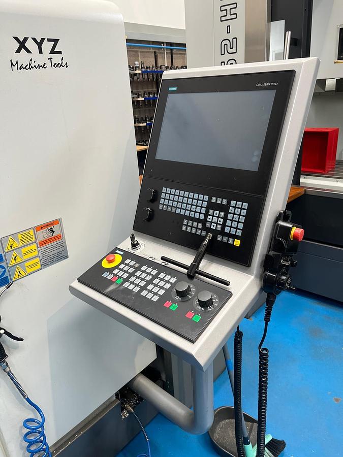 Used 2018 XYZ VMC 800-HD cmu/0516