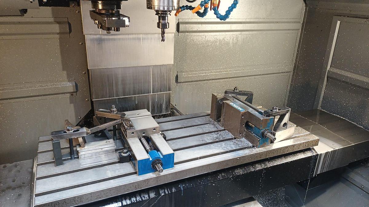 Used 2014 Hurco VM30i