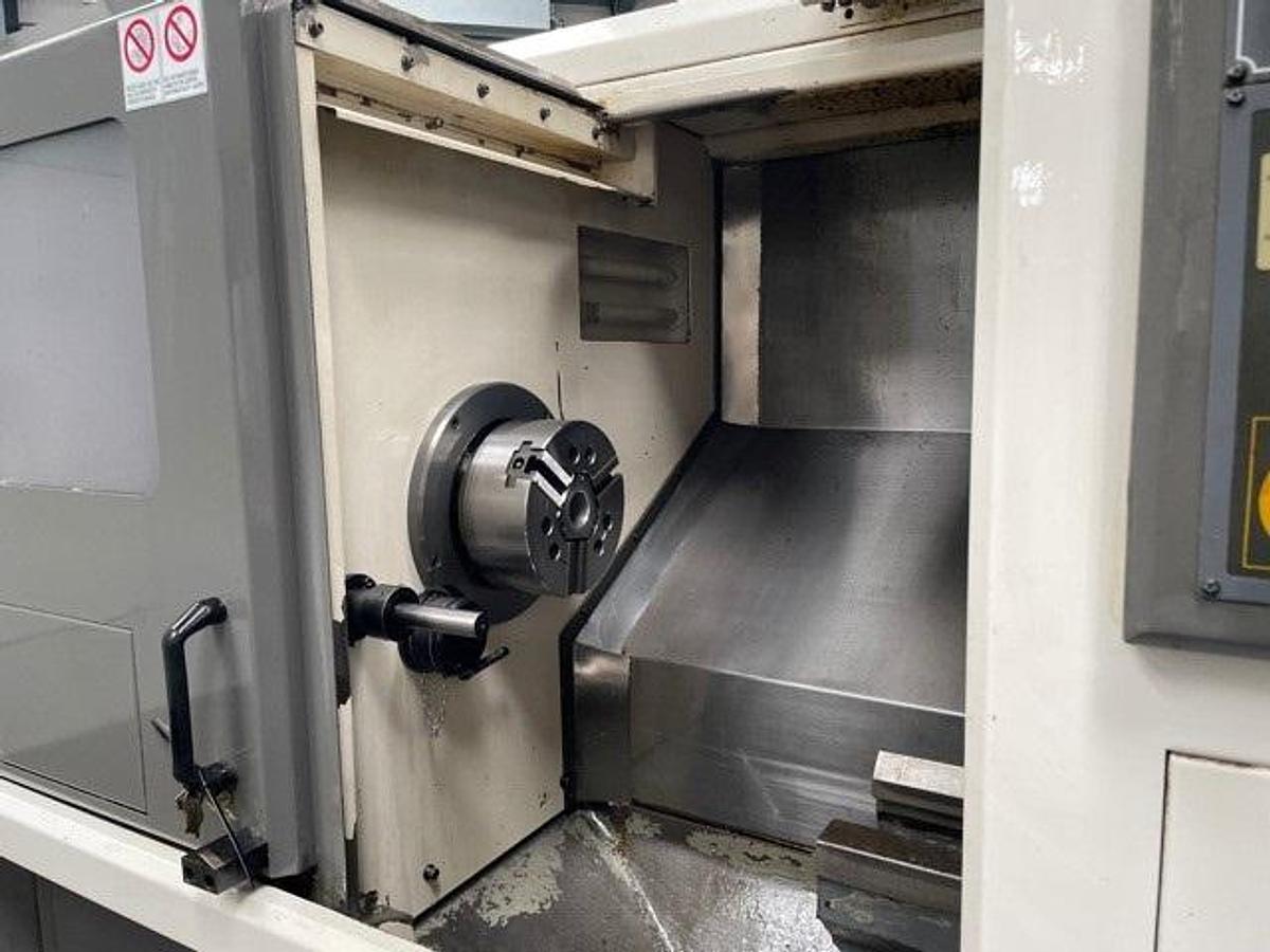 Used 2005 HWACHEON Hi-Tech 200 A