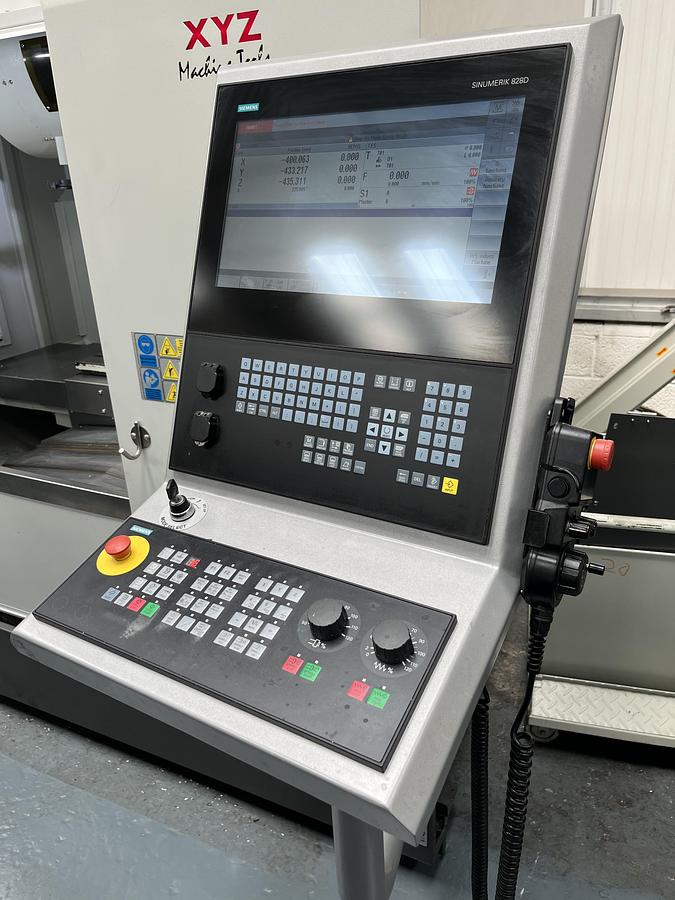 Used 2018 XYZ VMC 800-HD cmu/0516