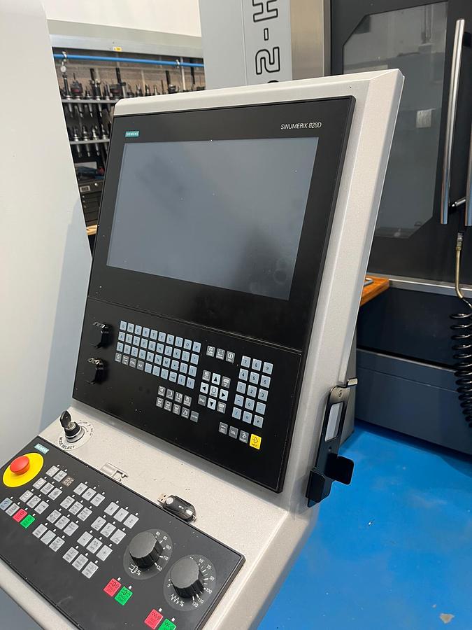 Used 2018 XYZ VMC 800-HD cmu/0516