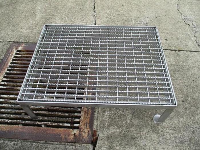 Used Work Platform; 30" x 23", 1" serrated bar grate, 9" high