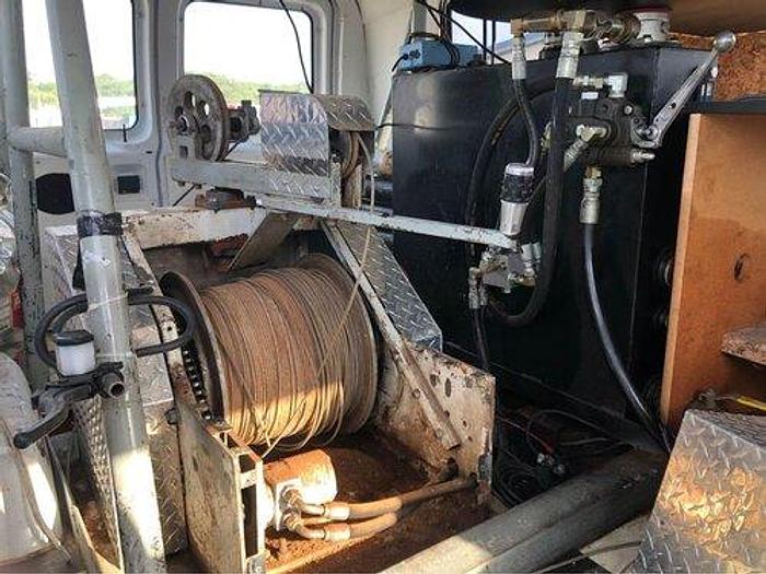 Used 2005 f350 4x4 Wireline Van